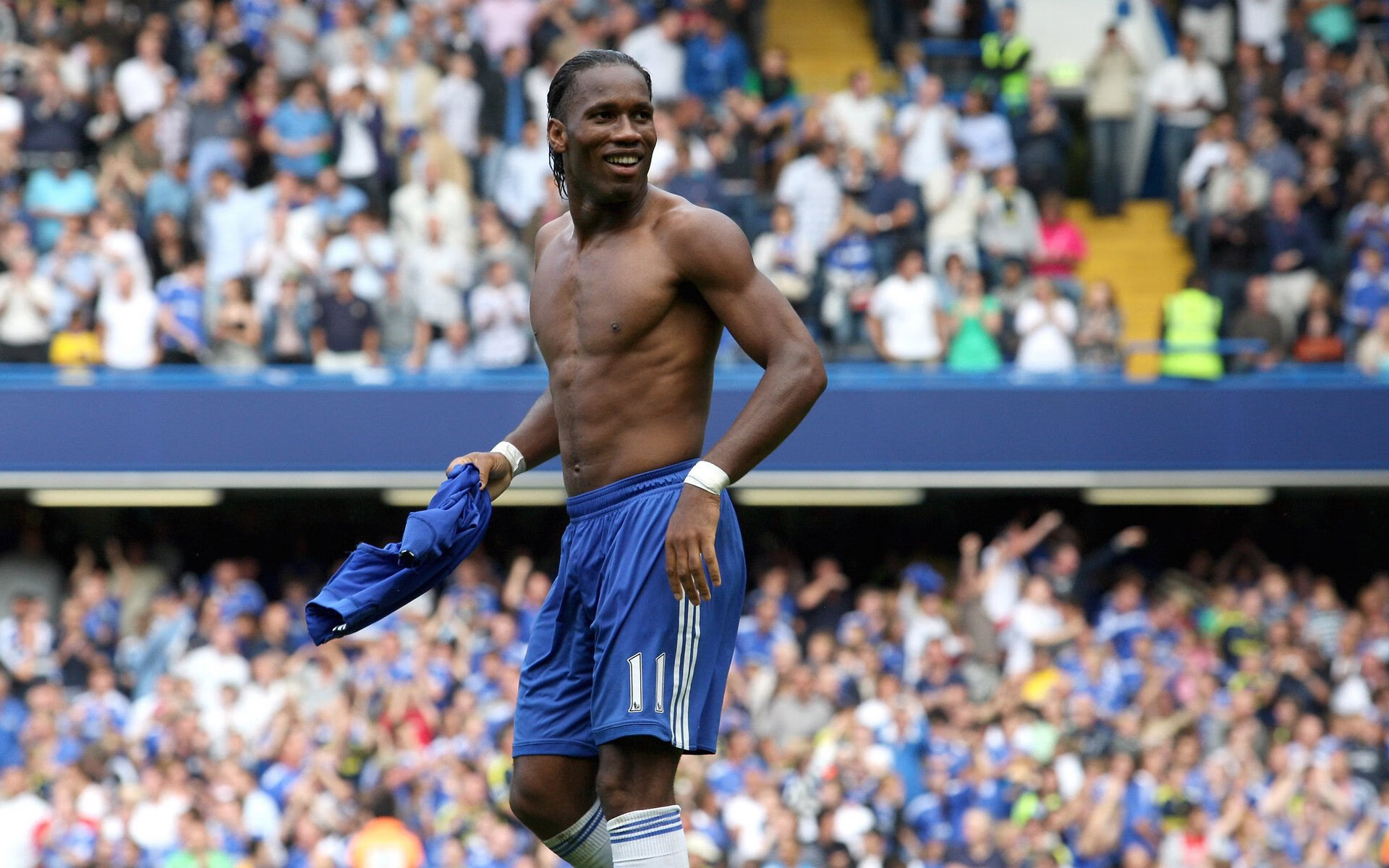 爱游戏下载-曼联在主场获胜，积分榜上升为第二